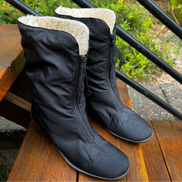 VINTAGE COBBIE CUDDLERS BLACK FAUX FUR LINED RAIN BOOTS SIZE 8 - Picture 3 of 14